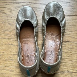 Champagne Tieks Size 9